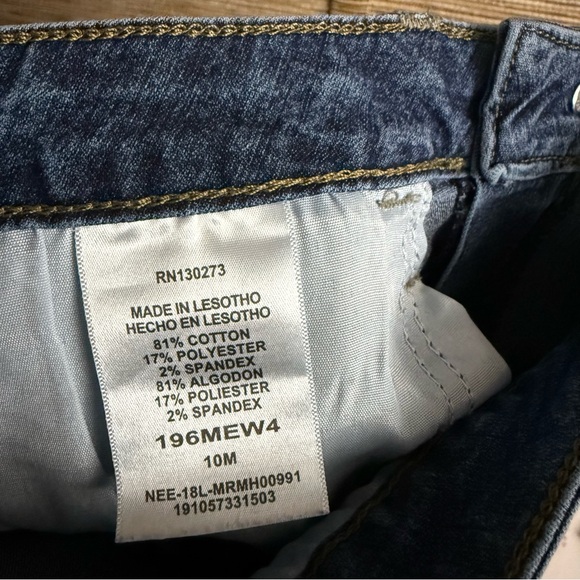 Lee Riders Women Blue Denim Flat Front Mid Rise Jean Shorts Size 10M - Picture 6 of 6